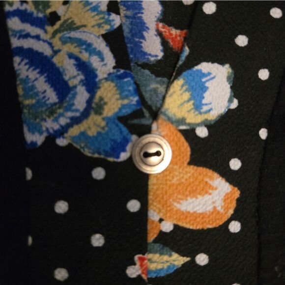 EC JANET CHUNG TANK TOP W/ TRIANGLE OPENING IN THE BACK & DECORATIVE BUTTONS XXL - Picture 5 of 6